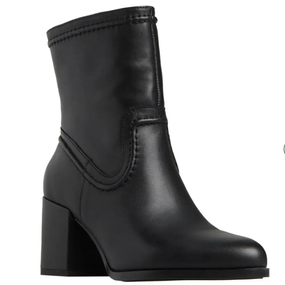 Vince Camuto Pailey Leather Boot Size 11 New